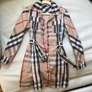 Kids Burberry dress Size 8y 128cm with belt and two pockets